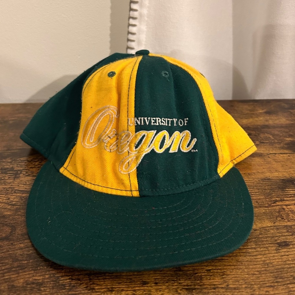 Vintage University of Oregon Ducks Two Tone‎ Green Yellow Snapback Baseball Hat